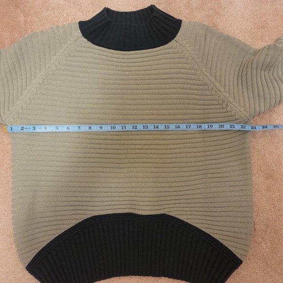 Women's 100% Polyester Sweater - Picture 2 of 4